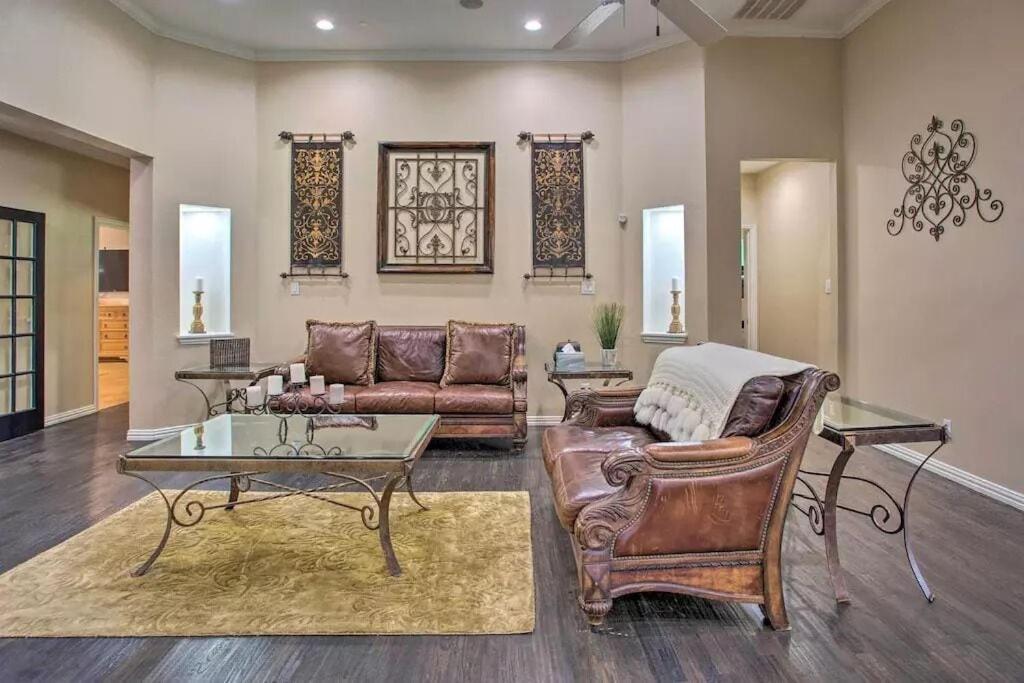 Heated Pool, Pool Table, Hot Tub, Home Theatre, Guest House, Basketball Court, Sleeps-20 Allen Exterior foto