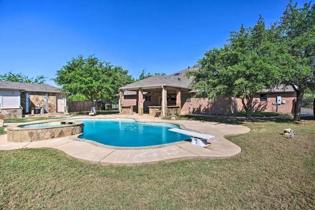 Heated Pool, Pool Table, Hot Tub, Home Theatre, Guest House, Basketball Court, Sleeps-20 Allen Exterior foto