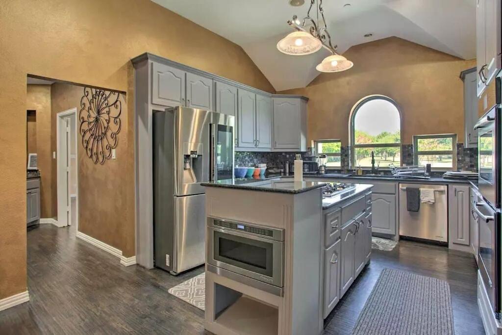 Heated Pool, Pool Table, Hot Tub, Home Theatre, Guest House, Basketball Court, Sleeps-20 Allen Exterior foto