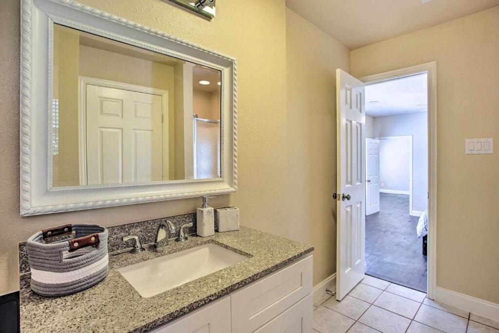 Heated Pool, Pool Table, Hot Tub, Home Theatre, Guest House, Basketball Court, Sleeps-20 Allen Exterior foto